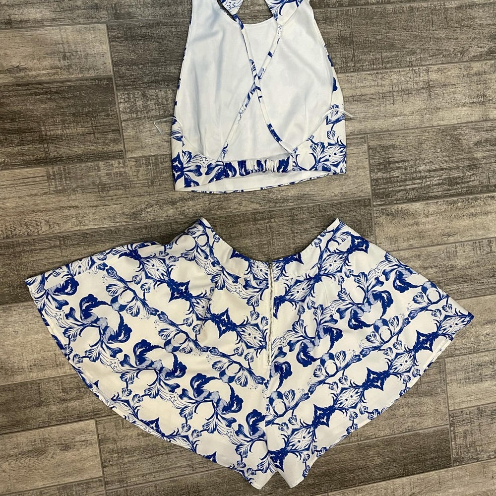 Beautiful two piece set - Picture 4 of 4